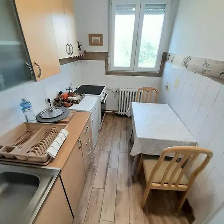 Blue Danube Free Publlic Parking アパート *