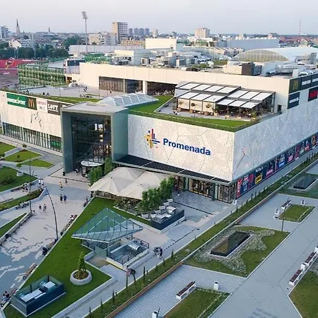 Blue Danube Free Publlic Parking アパート ノヴィ・サド